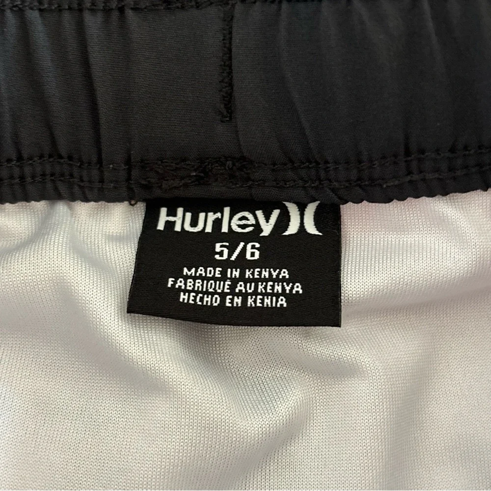 Hurley men swim